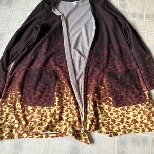 Lularoe brown pink ombre' giraffe print open front sweater